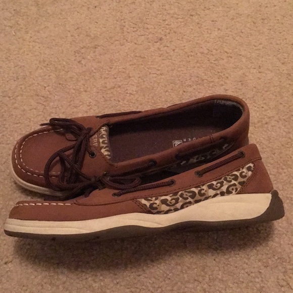 Shoes - Picture 3 of 4